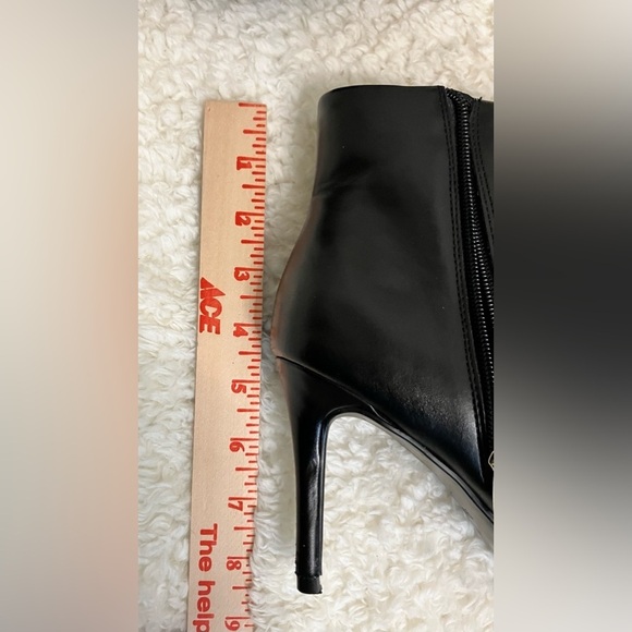 Marc Fisher Black Ankle Boots Dalla Pointed Toe Size 9.5 - Picture 8 of 13